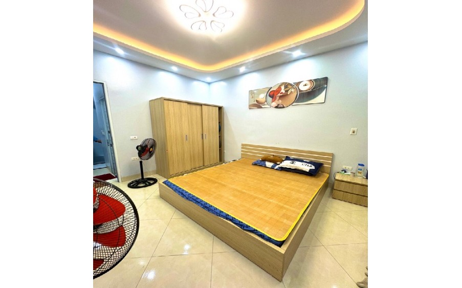 Bán nhà tại ngõ 521 phố Trương Định - Tân Mai quận Hoàng Mai. DT 35M 5T Giá Rẻ nhất KV